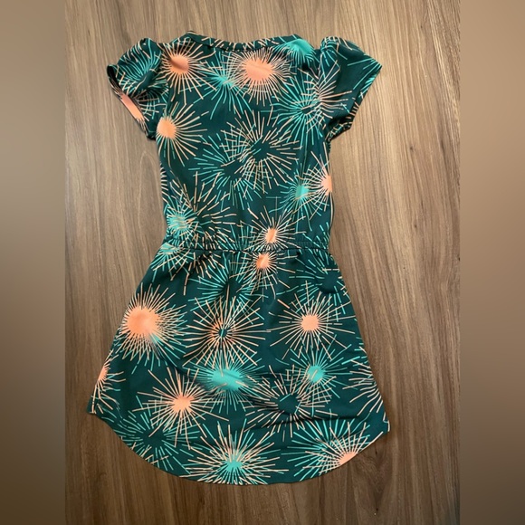 LuLaRoe Kids Casual Dress - Green and Orange Starburst pattern with pockets -2T - Picture 3 of 6